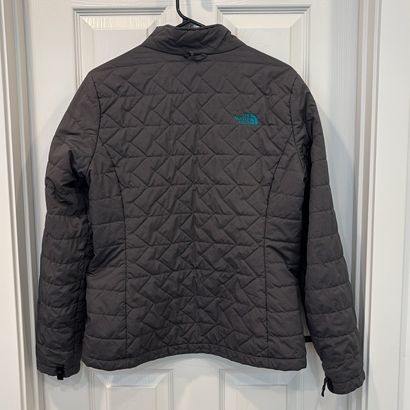 The North Face Quilted Jacket - Picture 2 of 7